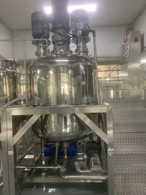 Сосуды косметического эмульсора 500-5000KG смешивая с системой управления PLC